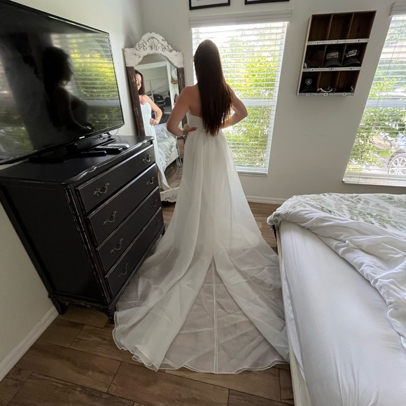 Wedding dress - Picture 10 of 10